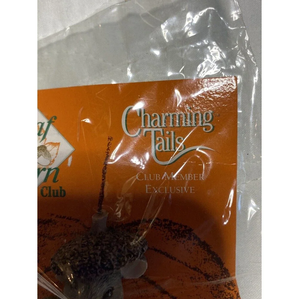 Charming Tails ‘Mouse Coming Out Of Acorn’ Lapel Pin Leaf & Acorn Club Exclusive